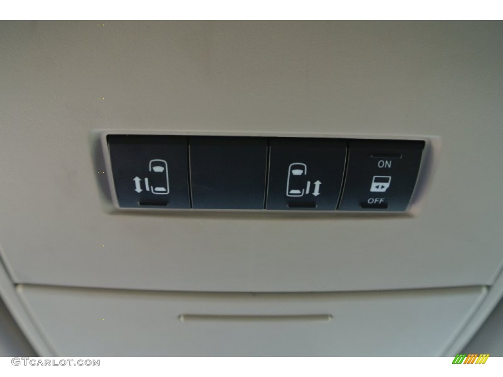 2012 Grand Caravan Crew - Dark Charcoal Pearl / Black/Light Graystone photo #14
