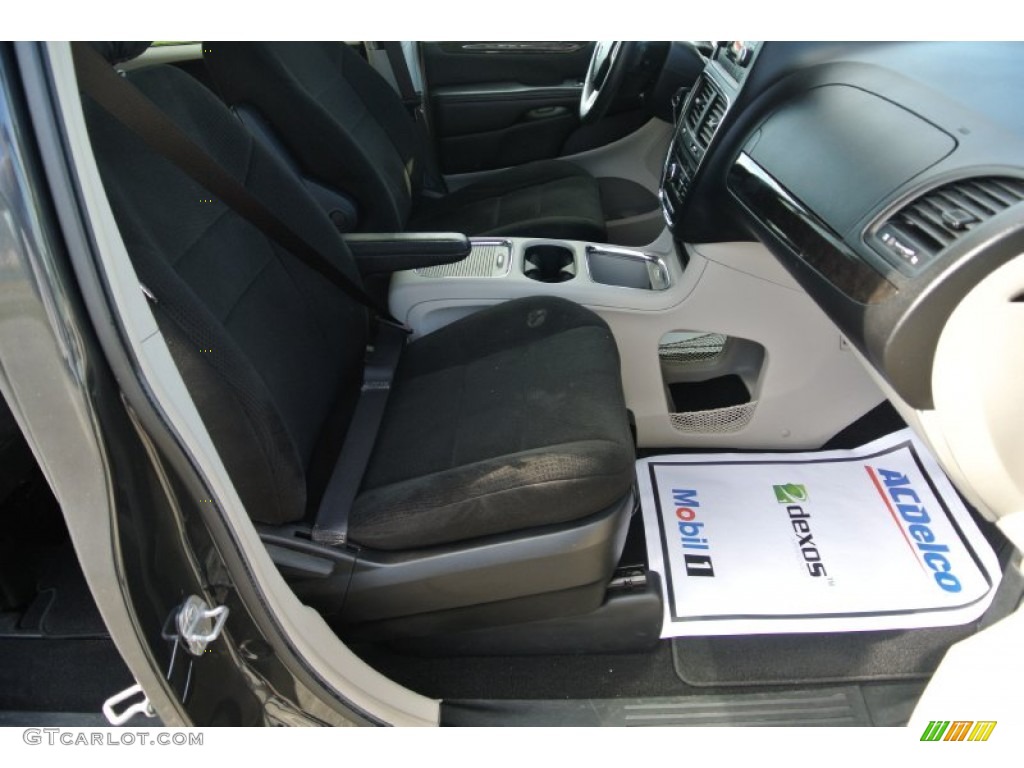 2012 Grand Caravan Crew - Dark Charcoal Pearl / Black/Light Graystone photo #20