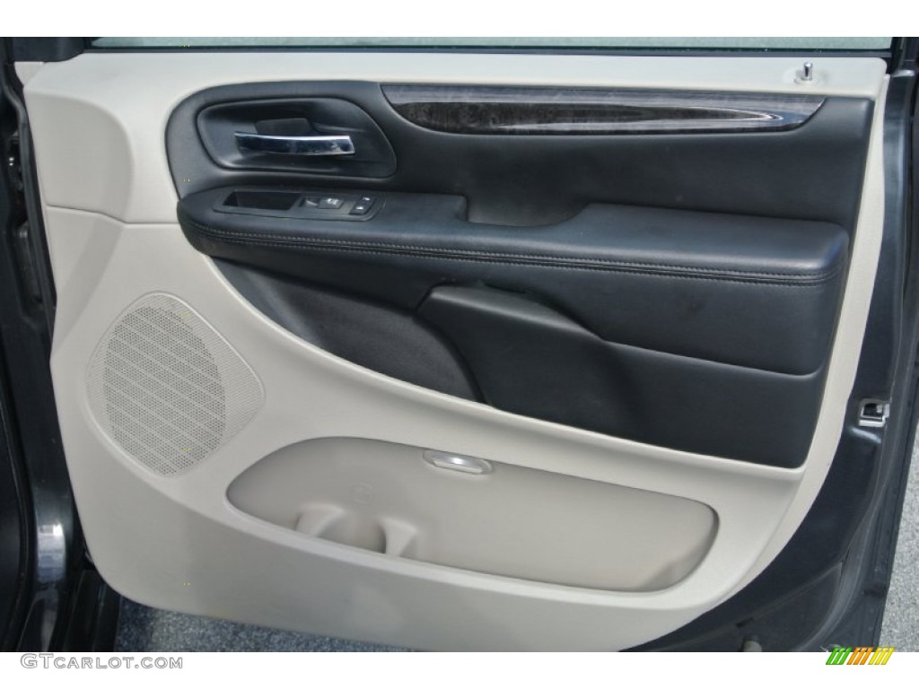 2012 Grand Caravan Crew - Dark Charcoal Pearl / Black/Light Graystone photo #22