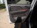 Quicksilver Metallic - Yukon XL SLT Photo No. 14