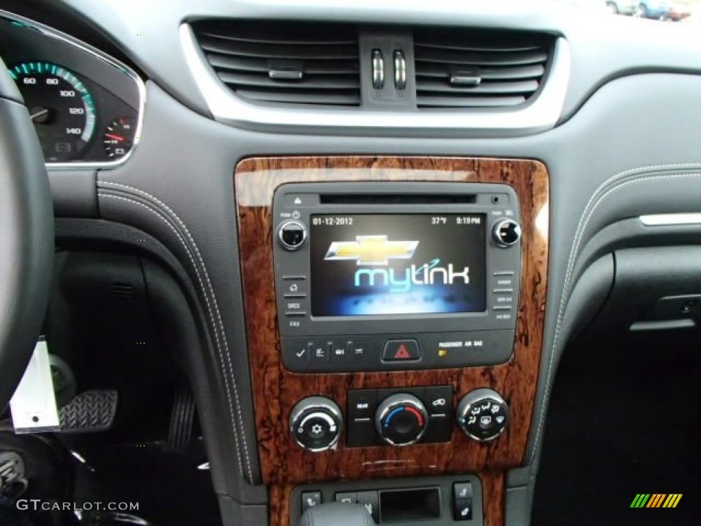 2014 Traverse LT AWD - White / Ebony photo #15