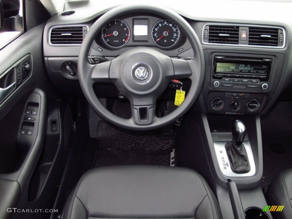 2014 Volkswagen Jetta SE Sedan Titan Black Dashboard Photo #87210267