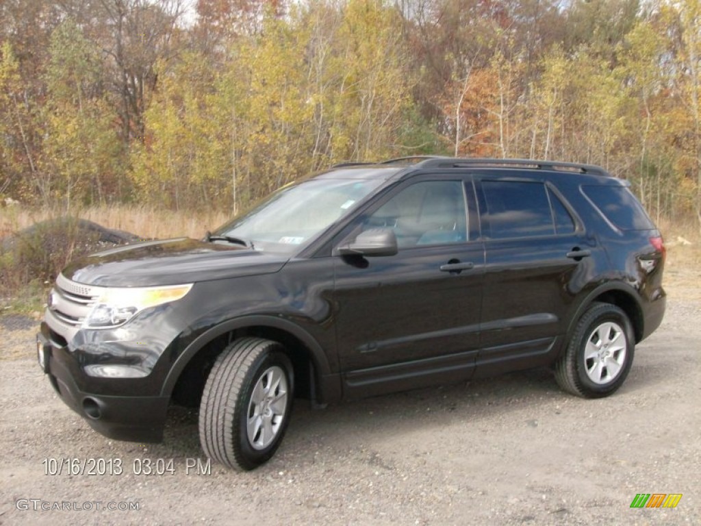 2013 Explorer 4WD - Tuxedo Black Metallic / Medium Light Stone photo #1