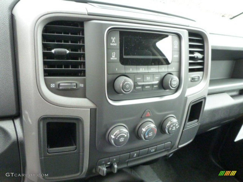 2014 Ram 3500 SLT Crew Cab 4x4 Dually Controls Photo #87219435