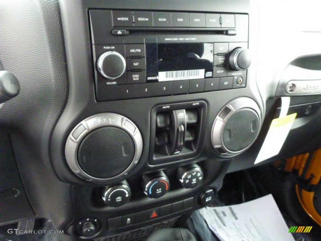 2014 Jeep Wrangler Unlimited Sport 4x4 Controls Photo #87223389