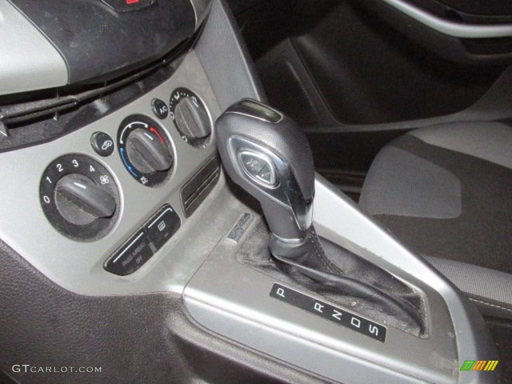 2012 Focus SE Sport 5-Door - Ingot Silver Metallic / Two-Tone Sport photo #17