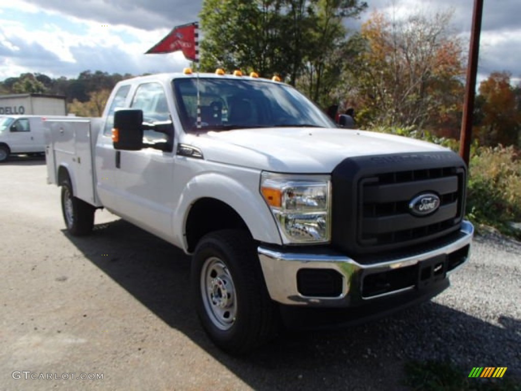 2014 F350 Super Duty XL SuperCab 4x4 Utility Truck - Oxford White / Steel photo #2