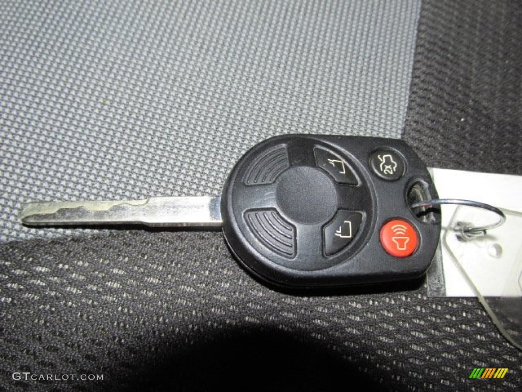 2012 Focus SE Sport 5-Door - Ingot Silver Metallic / Two-Tone Sport photo #22