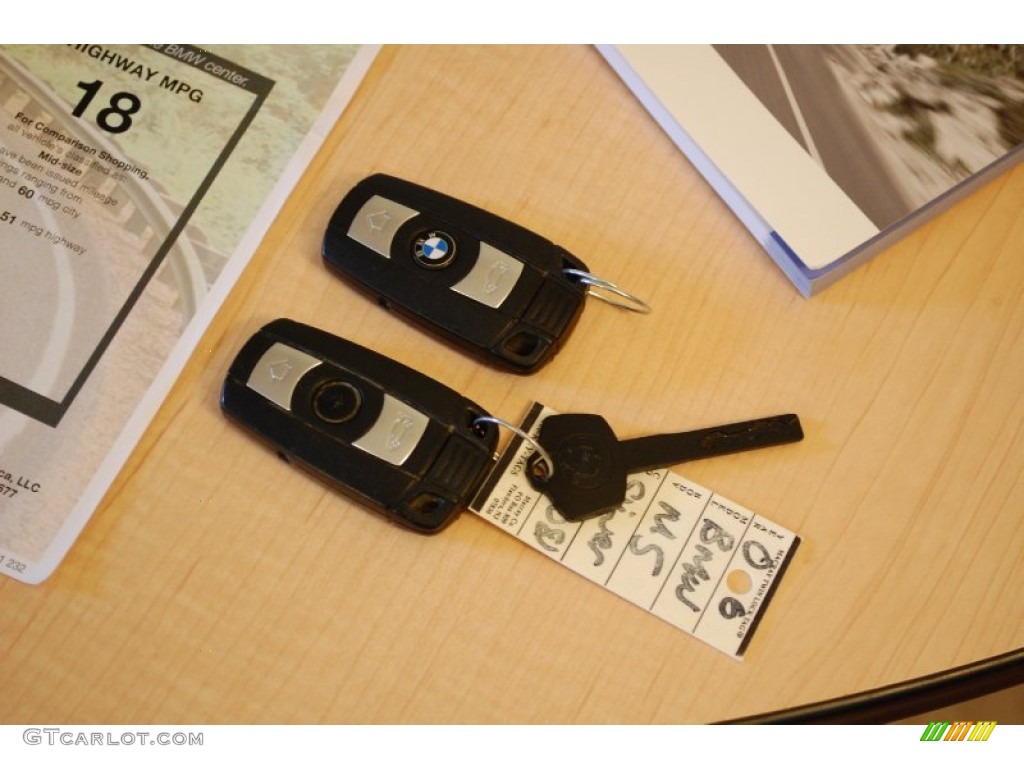 2006 BMW M5 Standard M5 Model Keys Photos