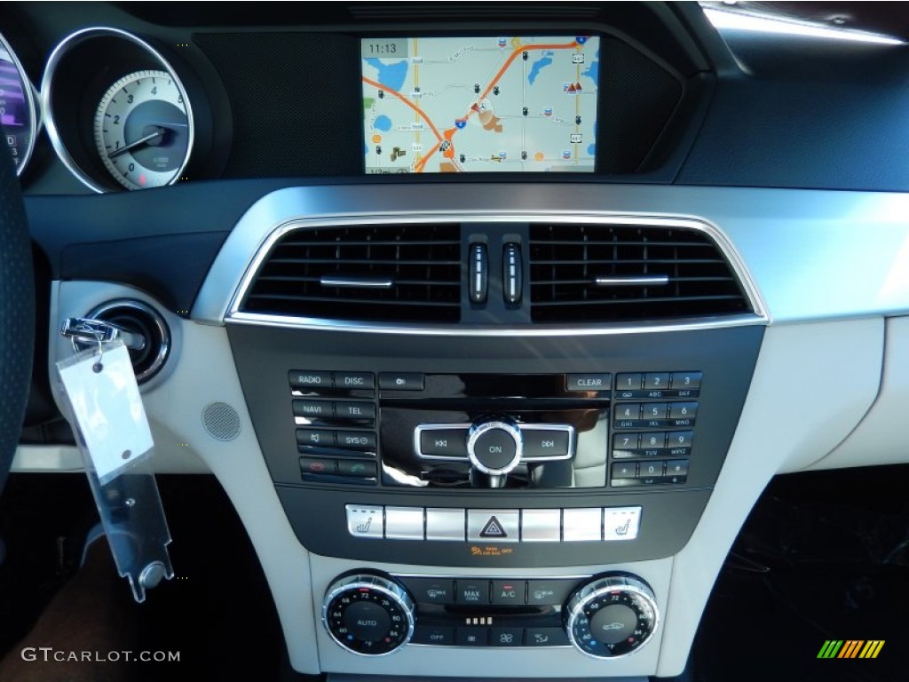 2014 Mercedes-Benz C 250 Sport Controls Photo #87233739