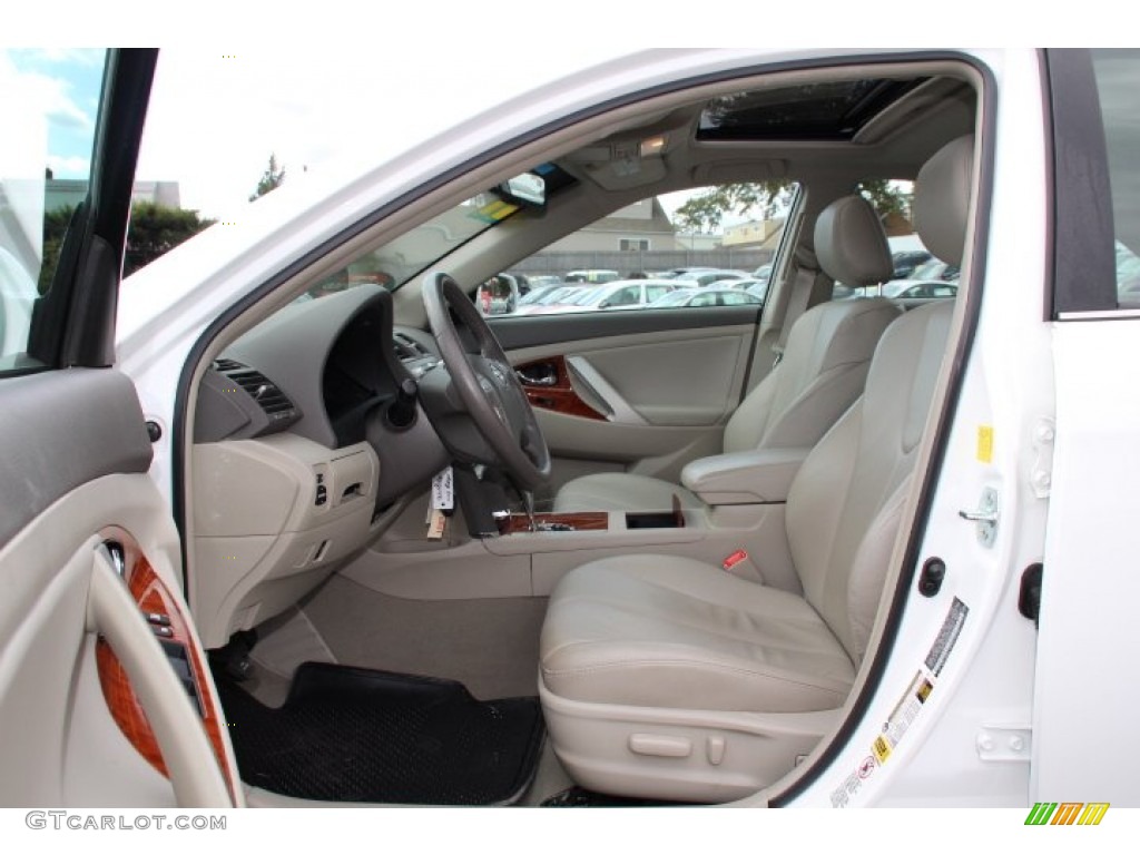 2011 Camry XLE - Super White / Bisque photo #7
