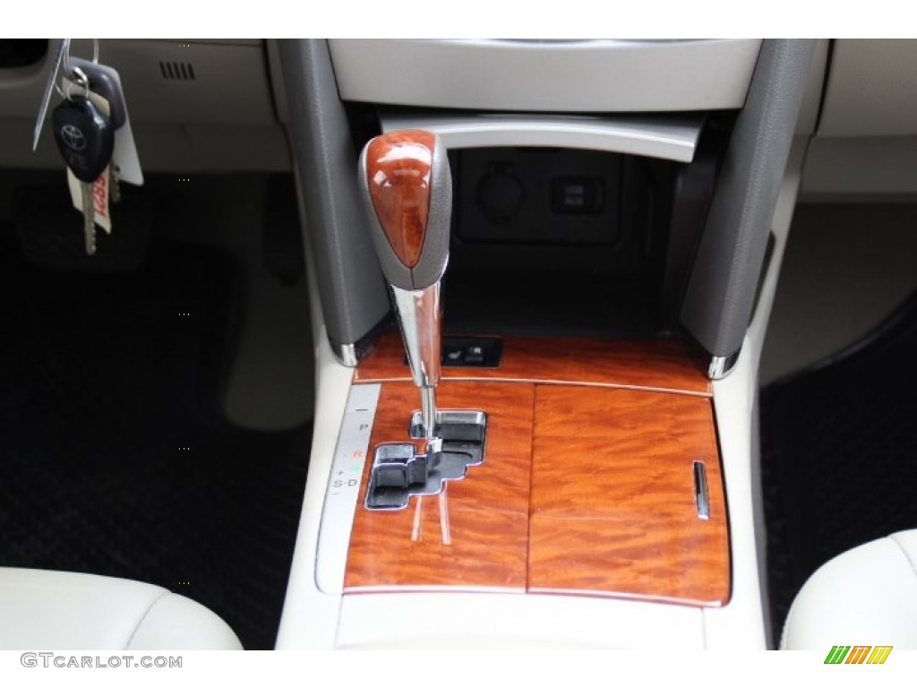 2011 Camry XLE - Super White / Bisque photo #12