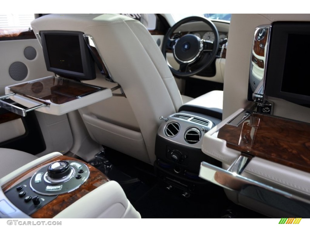 Seashell/Black Interior 2012 Rolls-Royce Ghost Standard Ghost Model Photo #87238593