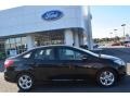 Tuxedo Black - Focus SE Sedan Photo No. 2
