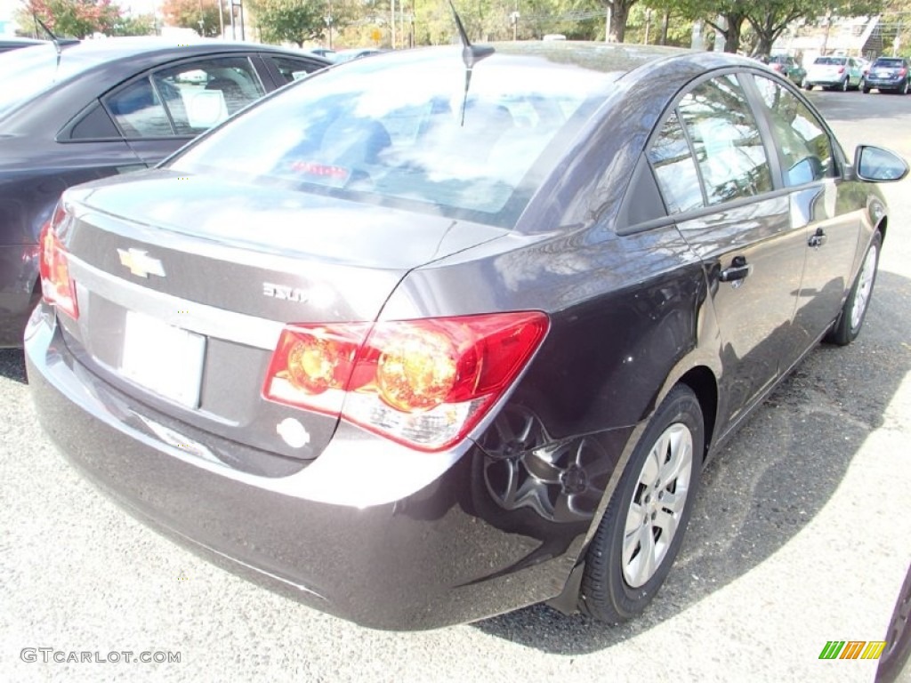 2014 Cruze LS - Tungsten Metallic / Jet Black/Medium Titanium photo #2