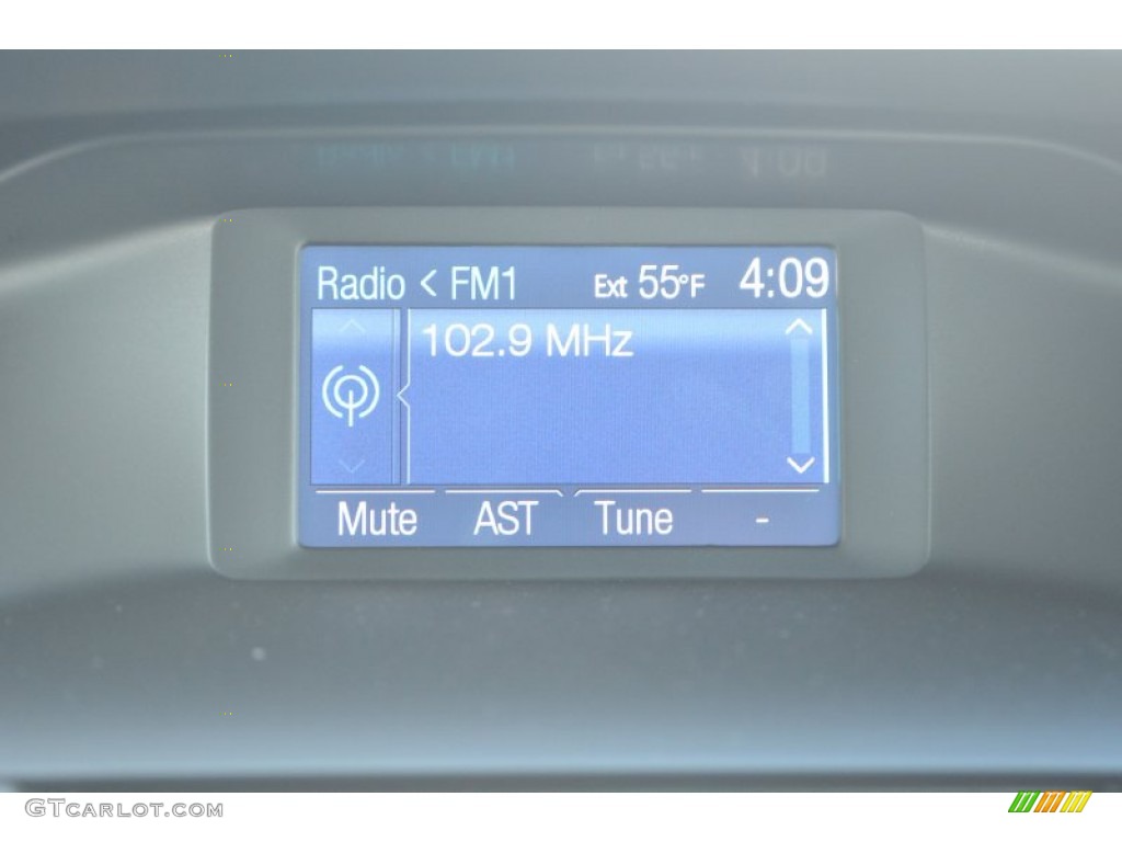 2014 Focus SE Sedan - Tuxedo Black / Medium Light Stone photo #24