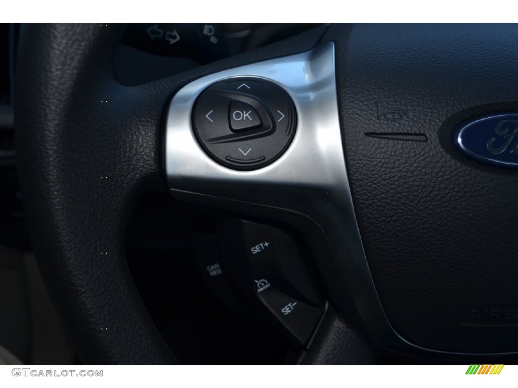 2014 Focus SE Sedan - Tuxedo Black / Medium Light Stone photo #31