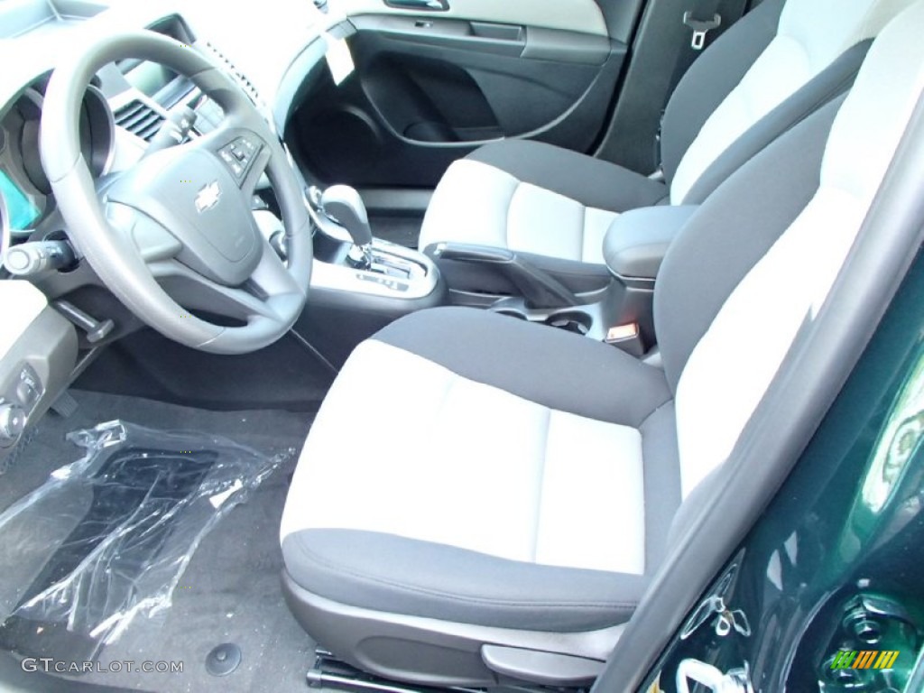 2014 Cruze LS - Rainforest Green Metallic / Jet Black/Medium Titanium photo #4