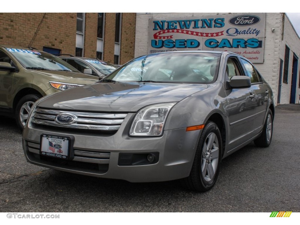 2008 Fusion SE V6 - Vapor Silver Metallic / Medium Light Stone photo #1