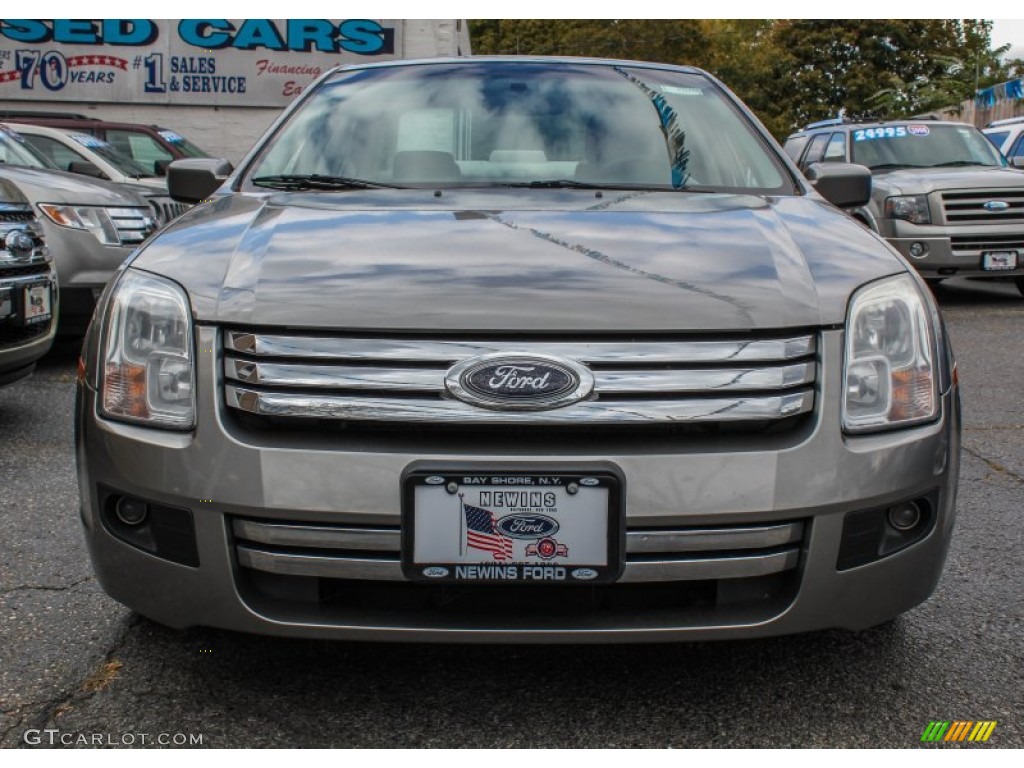 2008 Fusion SE V6 - Vapor Silver Metallic / Medium Light Stone photo #2