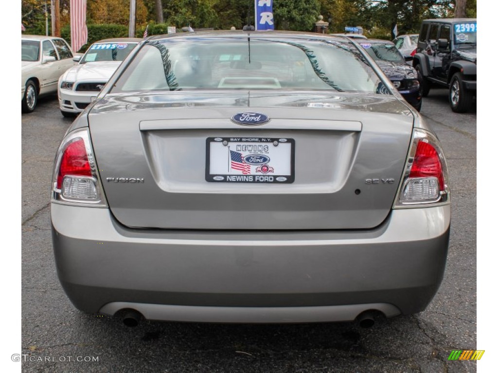 2008 Fusion SE V6 - Vapor Silver Metallic / Medium Light Stone photo #4