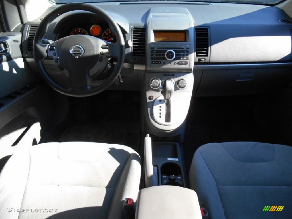 2009 Sentra 2.0 - Brilliant Silver / Charcoal photo #12