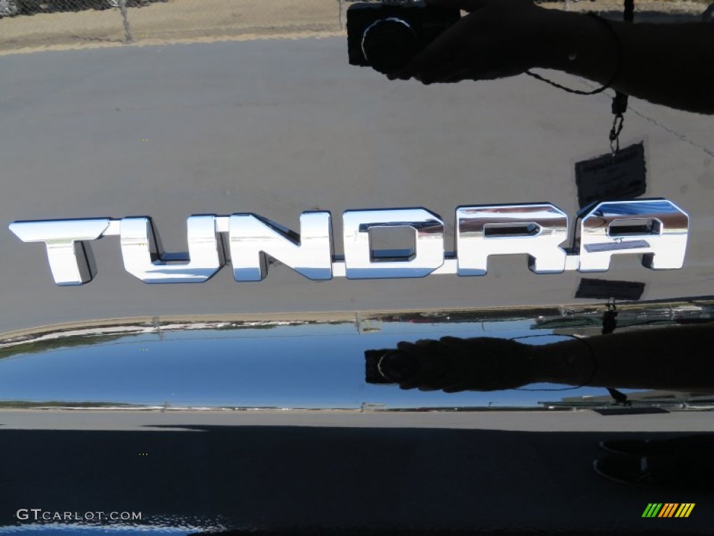 2014 Tundra SR5 Double Cab - Black / Graphite photo #14