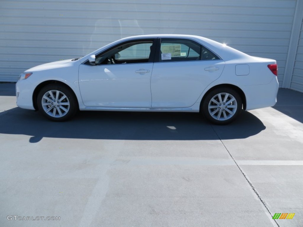 2014 Camry XLE - Super White / Ash photo #6