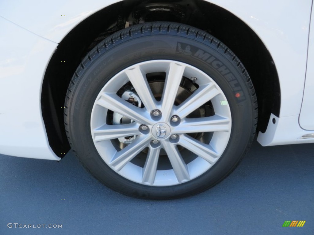 2014 Camry XLE - Super White / Ash photo #12