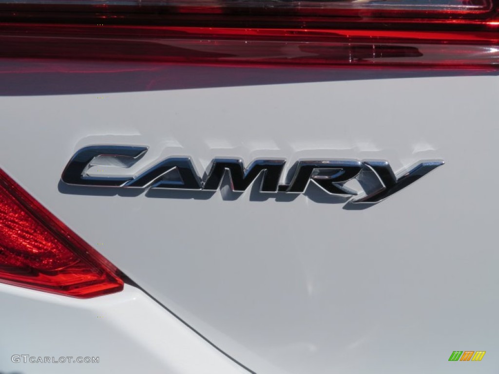 2014 Camry XLE - Super White / Ash photo #14