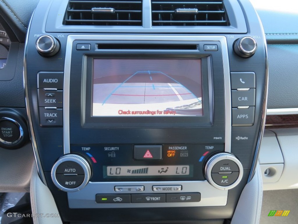 2014 Camry XLE - Super White / Ash photo #29