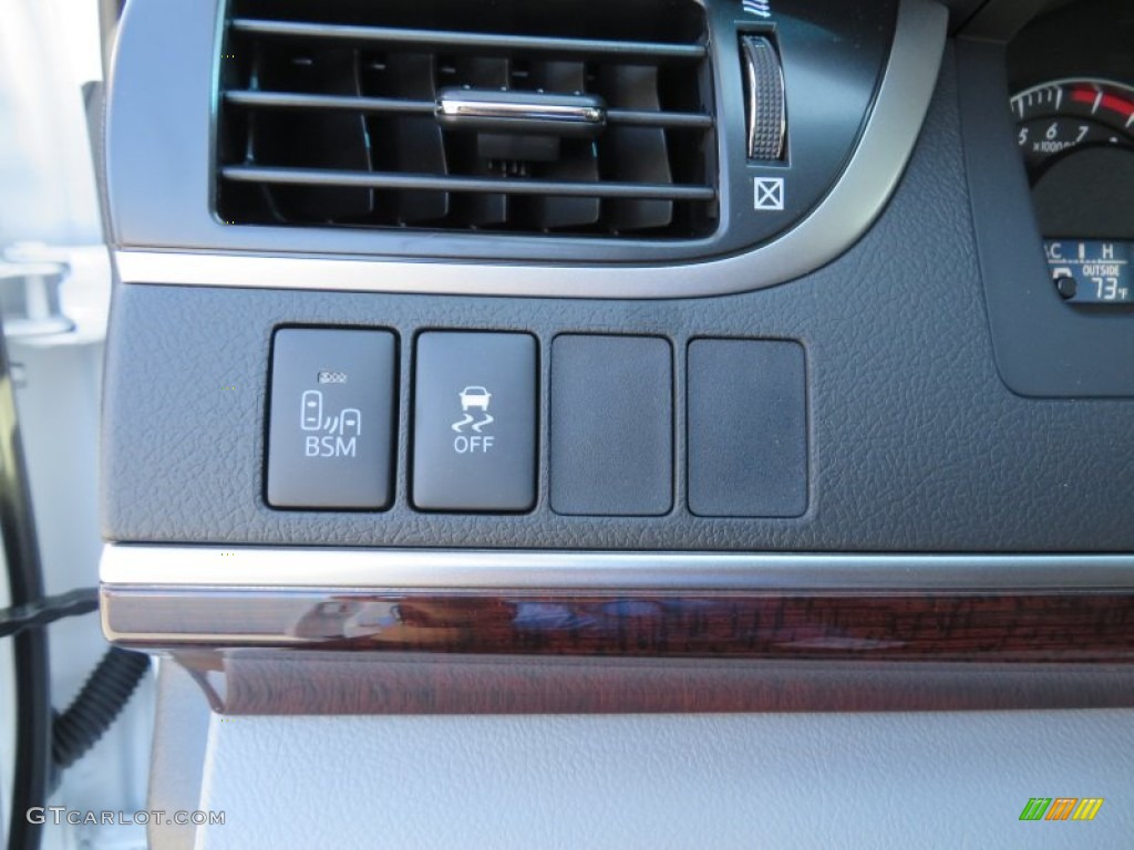 2014 Camry XLE - Super White / Ash photo #33