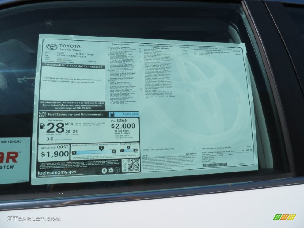2014 Camry XLE - Super White / Ash photo #34
