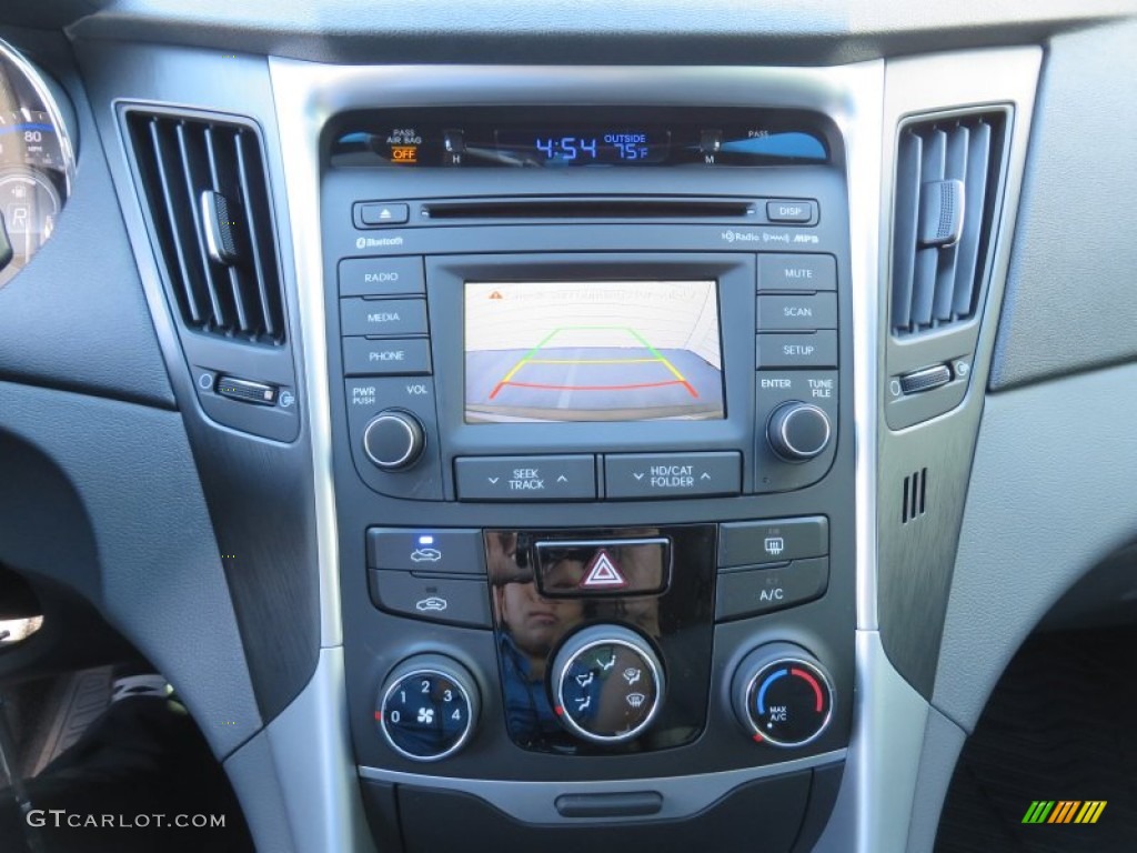 2014 Hyundai Sonata Limited Controls Photo #87256131