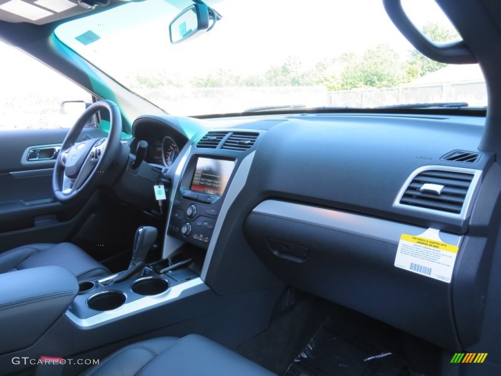 2014 Explorer XLT - White Platinum / Charcoal Black photo #20