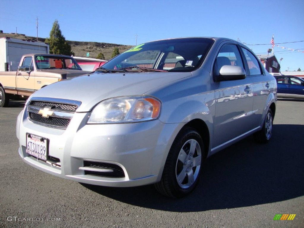 2010 Aveo LT Sedan - Cosmic Silver / Charcoal photo #3