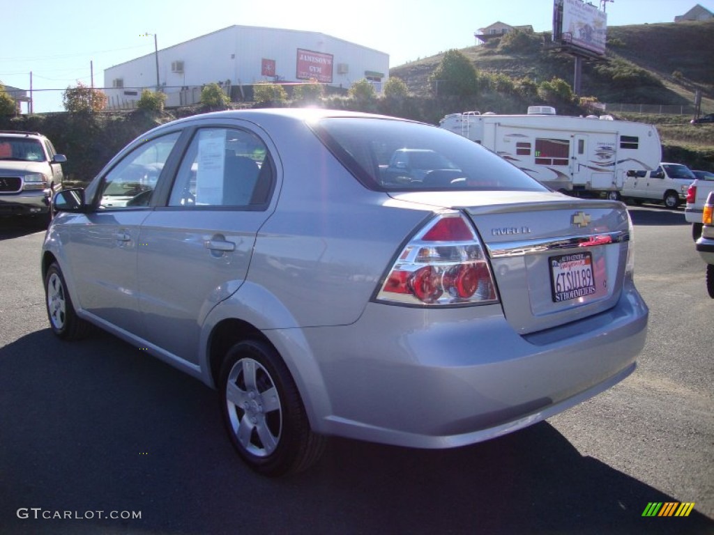 2010 Aveo LT Sedan - Cosmic Silver / Charcoal photo #5