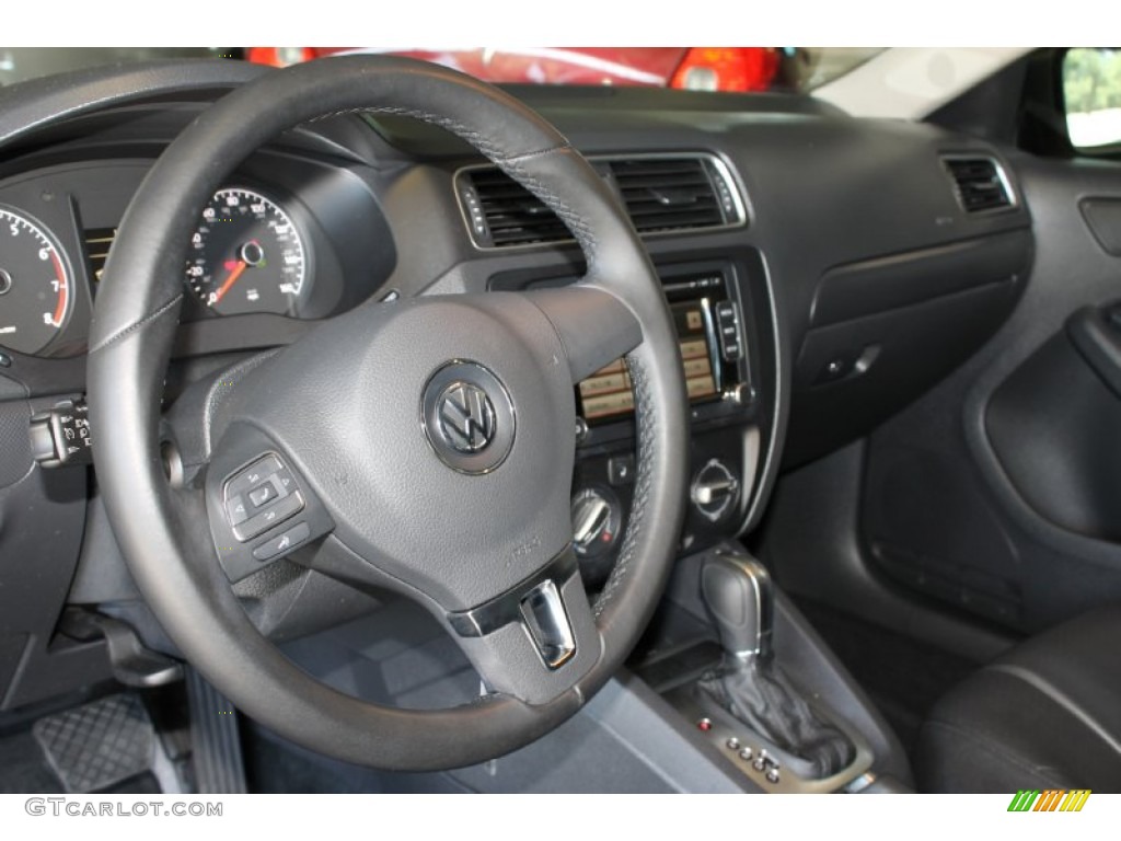 2011 Jetta SE Sedan - Platinum Gray Metallic / Titan Black photo #15
