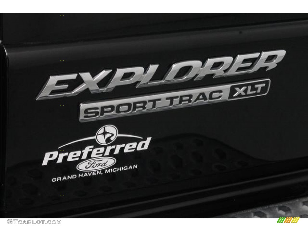 2004 Explorer Sport Trac XLT 4x4 - Black Clearcoat / Medium Dark Flint/Dark Flint photo #15
