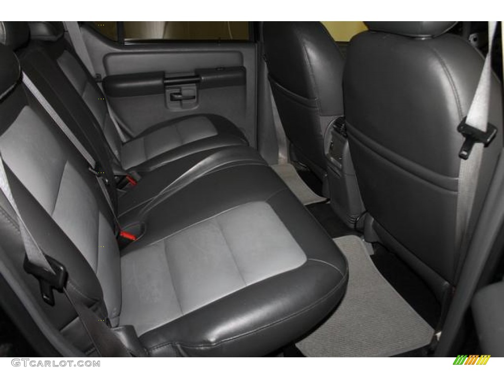 2004 Explorer Sport Trac XLT 4x4 - Black Clearcoat / Medium Dark Flint/Dark Flint photo #25