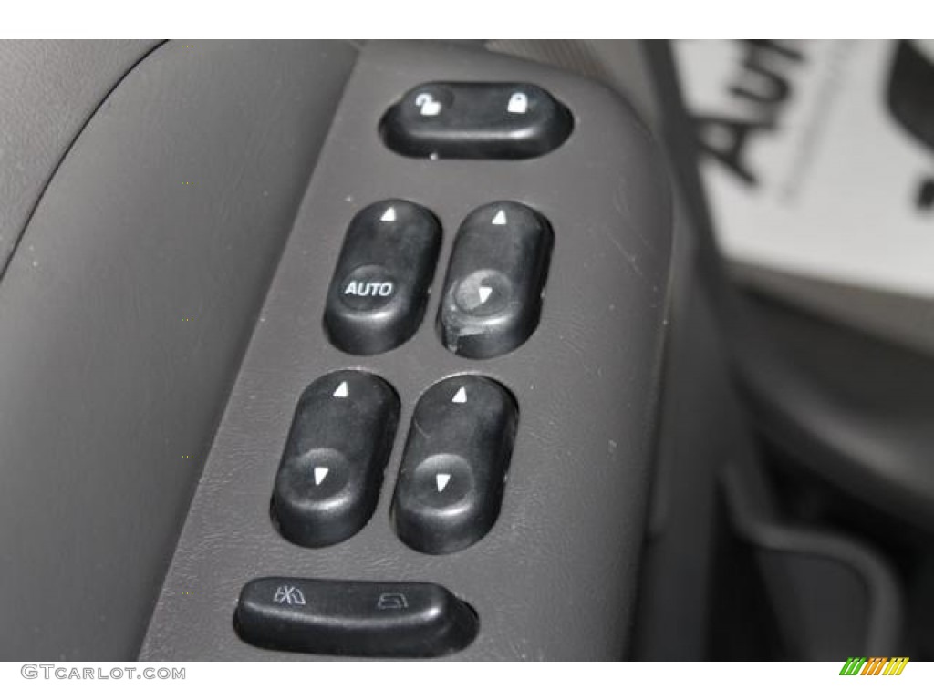 2004 Explorer Sport Trac XLT 4x4 - Black Clearcoat / Medium Dark Flint/Dark Flint photo #31