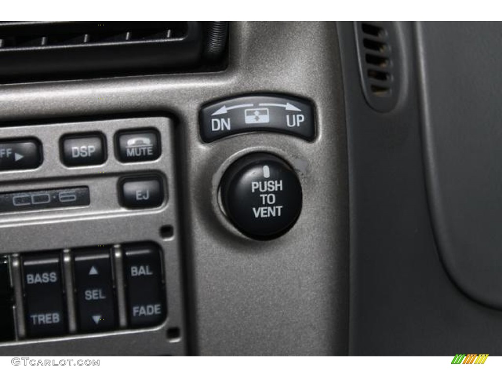 2004 Explorer Sport Trac XLT 4x4 - Black Clearcoat / Medium Dark Flint/Dark Flint photo #38