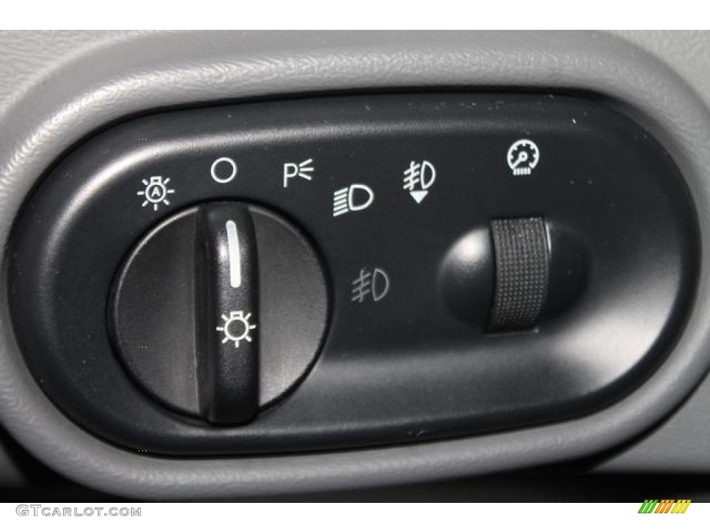 2004 Explorer Sport Trac XLT 4x4 - Black Clearcoat / Medium Dark Flint/Dark Flint photo #43