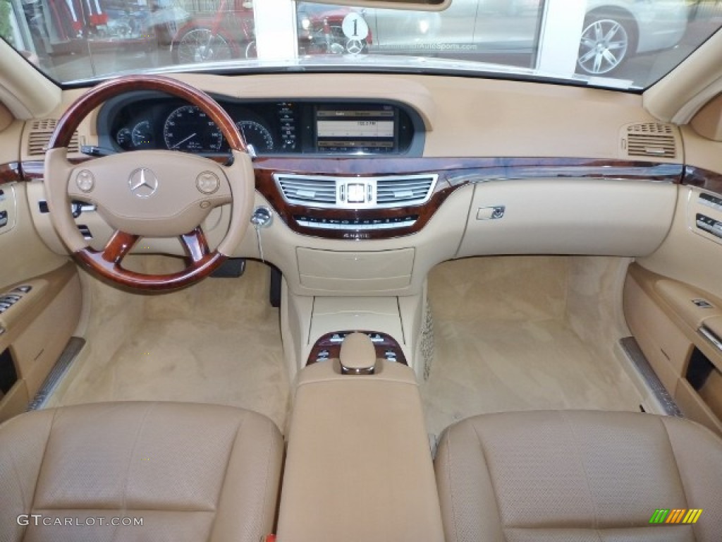 2007 Mercedes-Benz S 550 4Matic Sedan Cashmere/Savanna Dashboard Photo #87271224