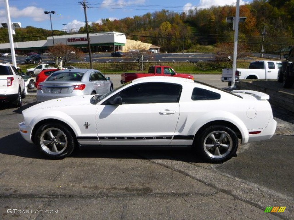 2006 Mustang V6 Premium Coupe - Performance White / Dark Charcoal photo #2