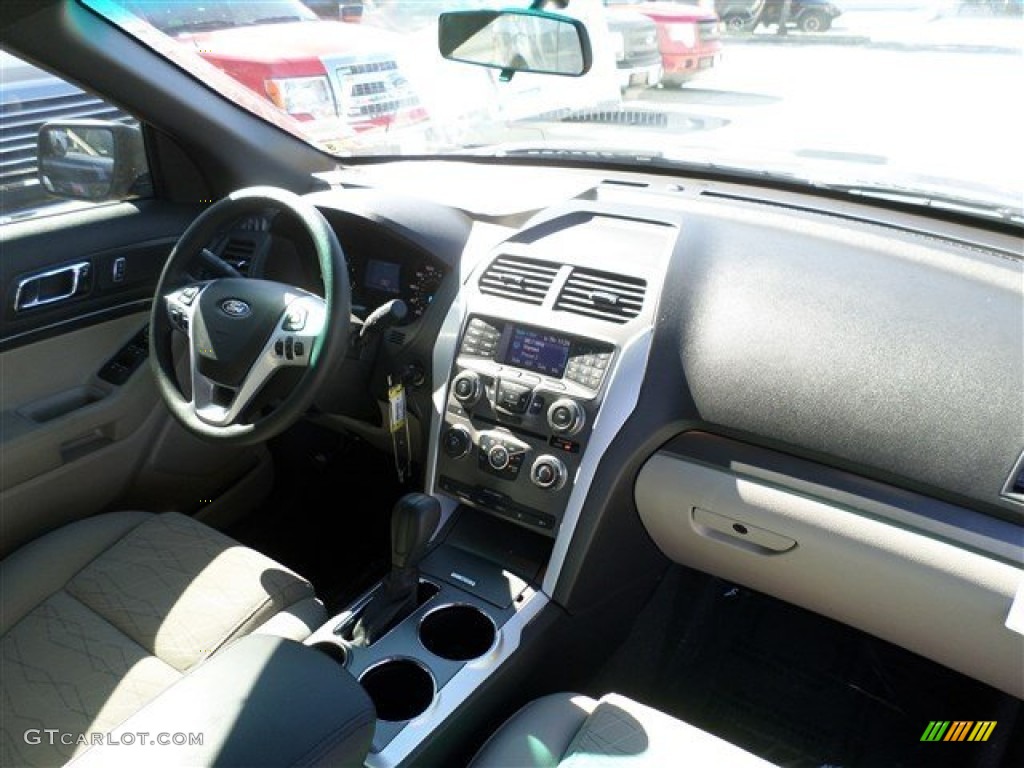 2014 Explorer FWD - Deep Impact Blue / Medium Light Stone photo #11