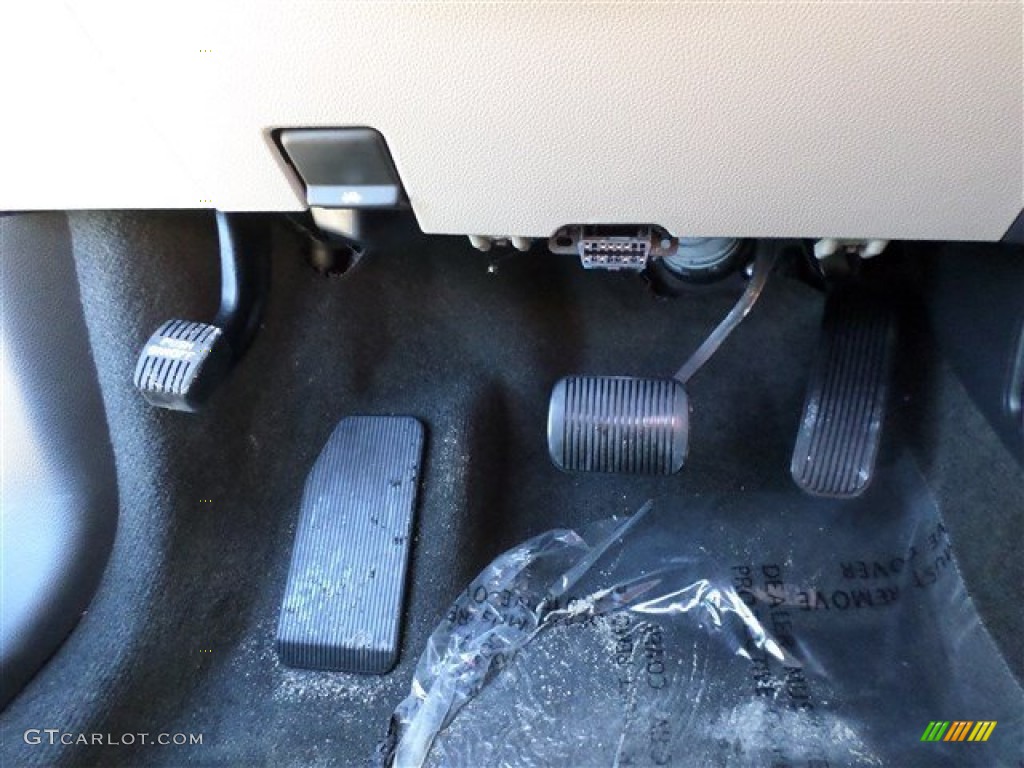 2014 Explorer FWD - Deep Impact Blue / Medium Light Stone photo #26