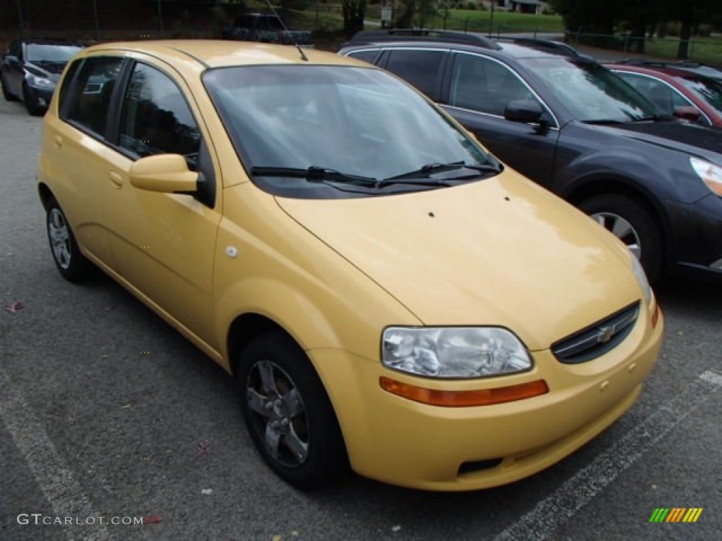 2006 Aveo LS Hatchback - Summer Yellow / Charcoal photo #1