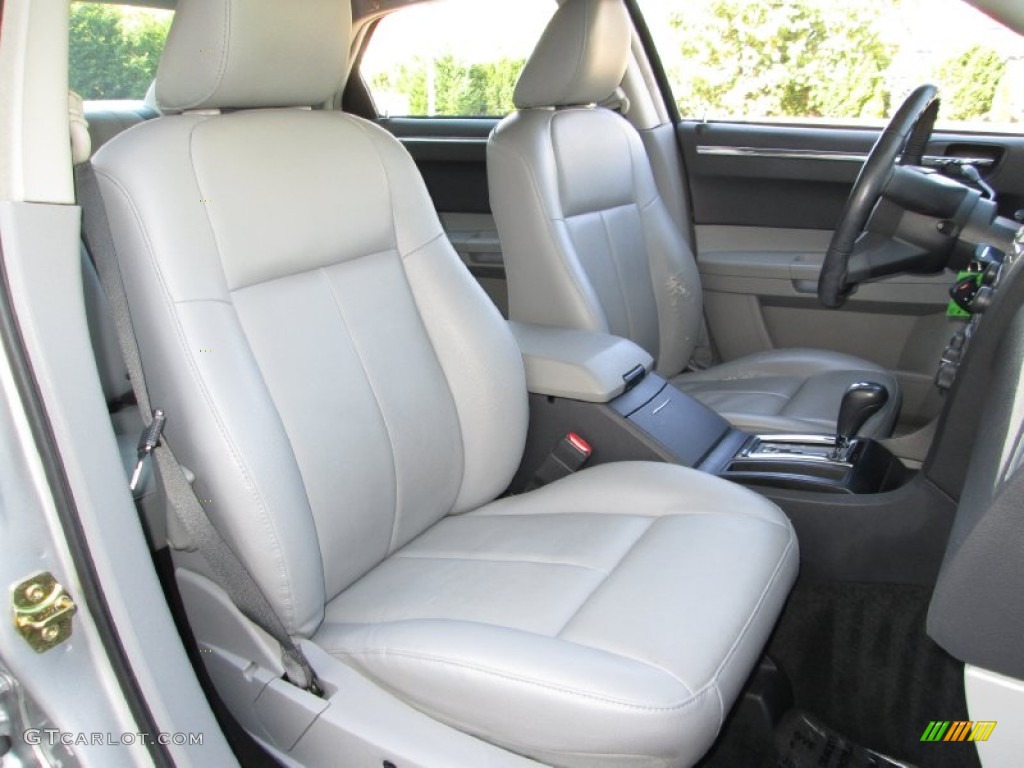 2006 Chrysler 300 Touring Front Seat Photos
