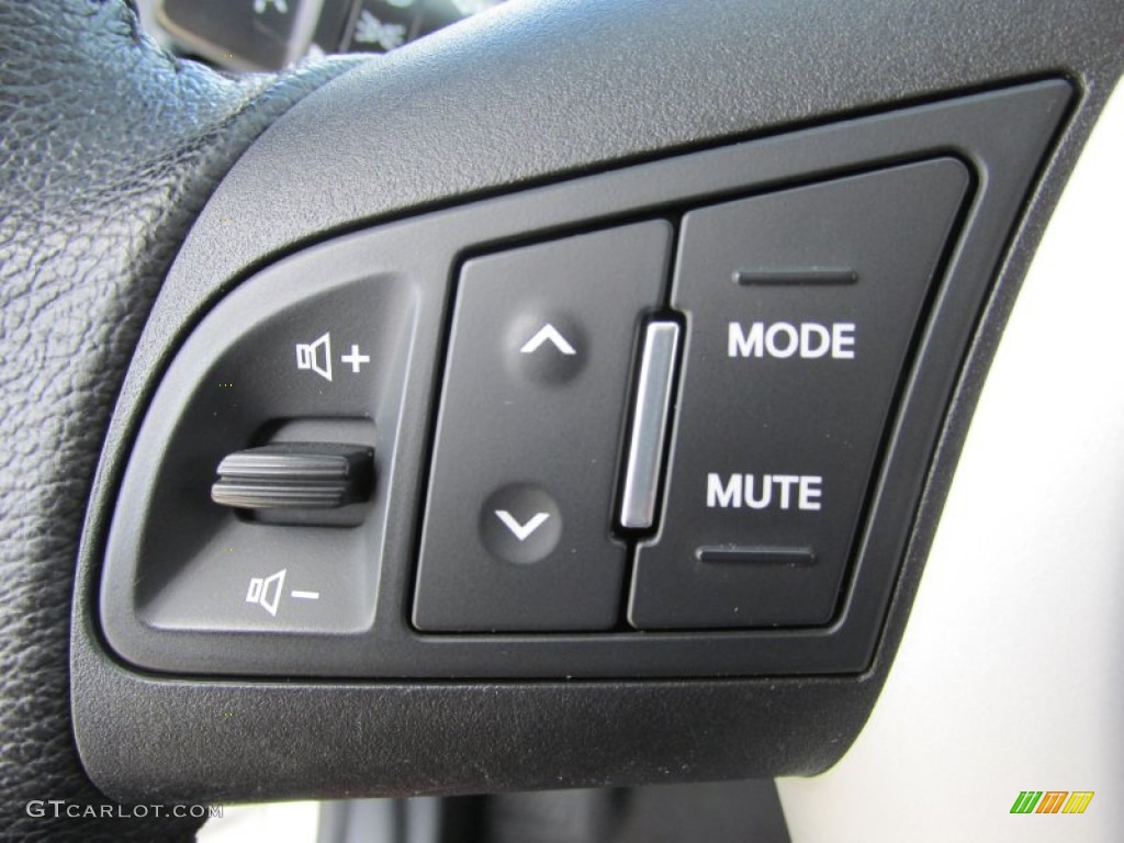 2012 Kia Soul + Controls Photo #87280143
